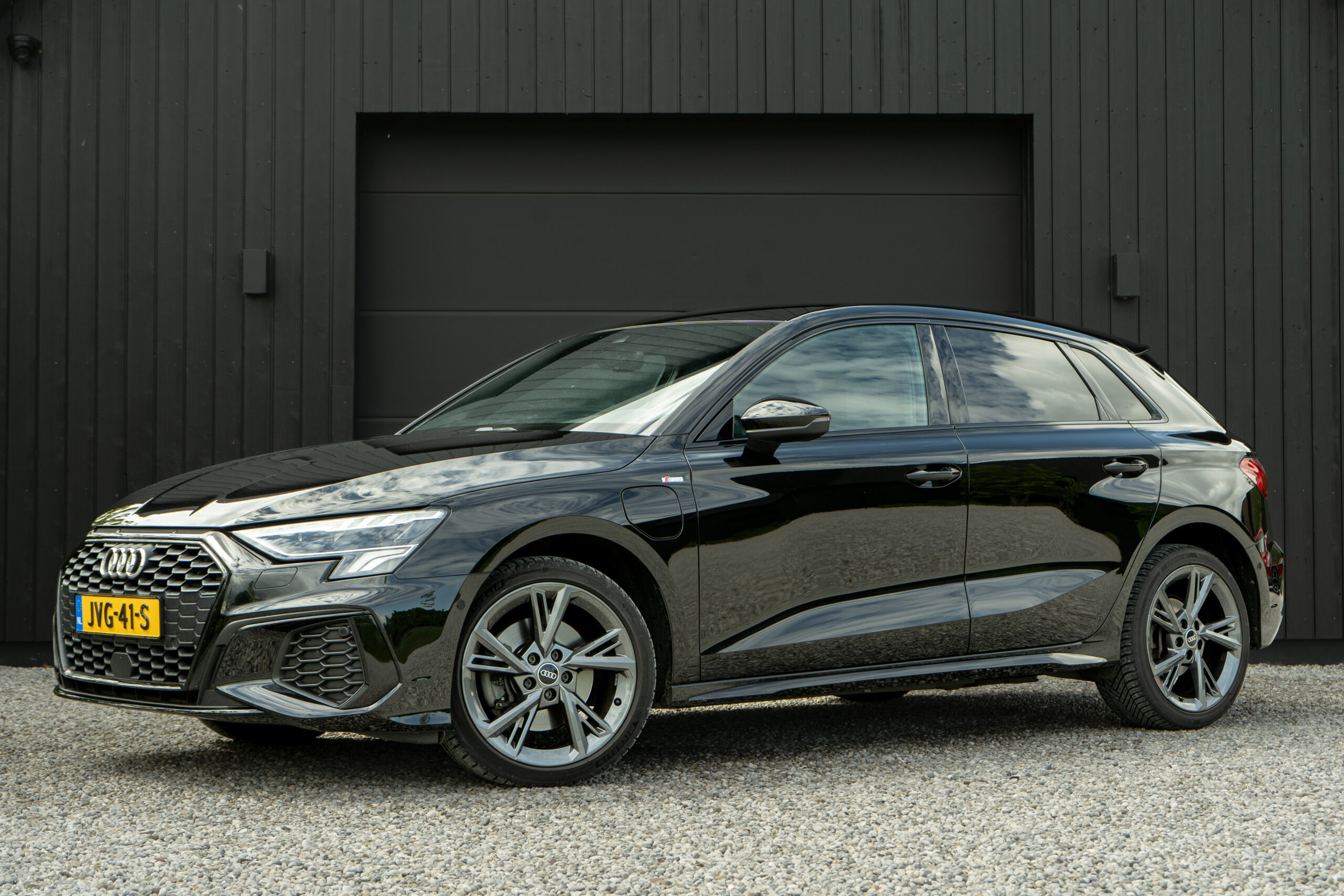 Audi A3 40 TFSI e 204pk Hybride - S-line - B&O - Sporstoelen