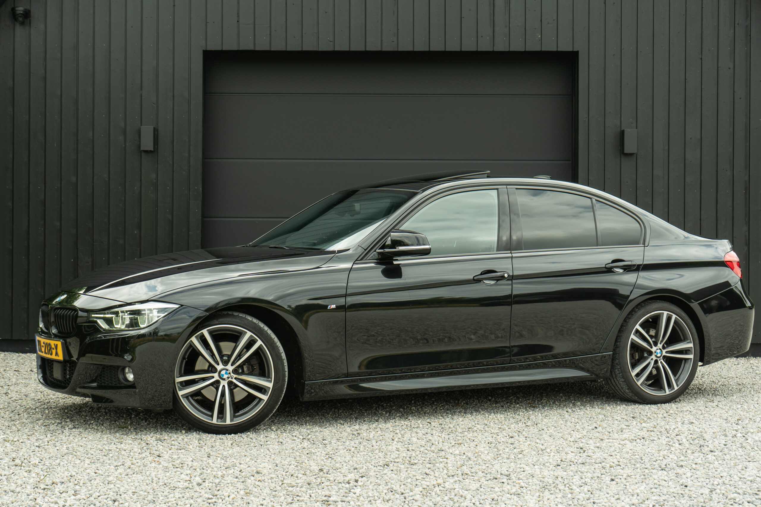 BMW 3-Serie 2.0 330I 252pk AUT 2016 - Dakje - ACC - LED